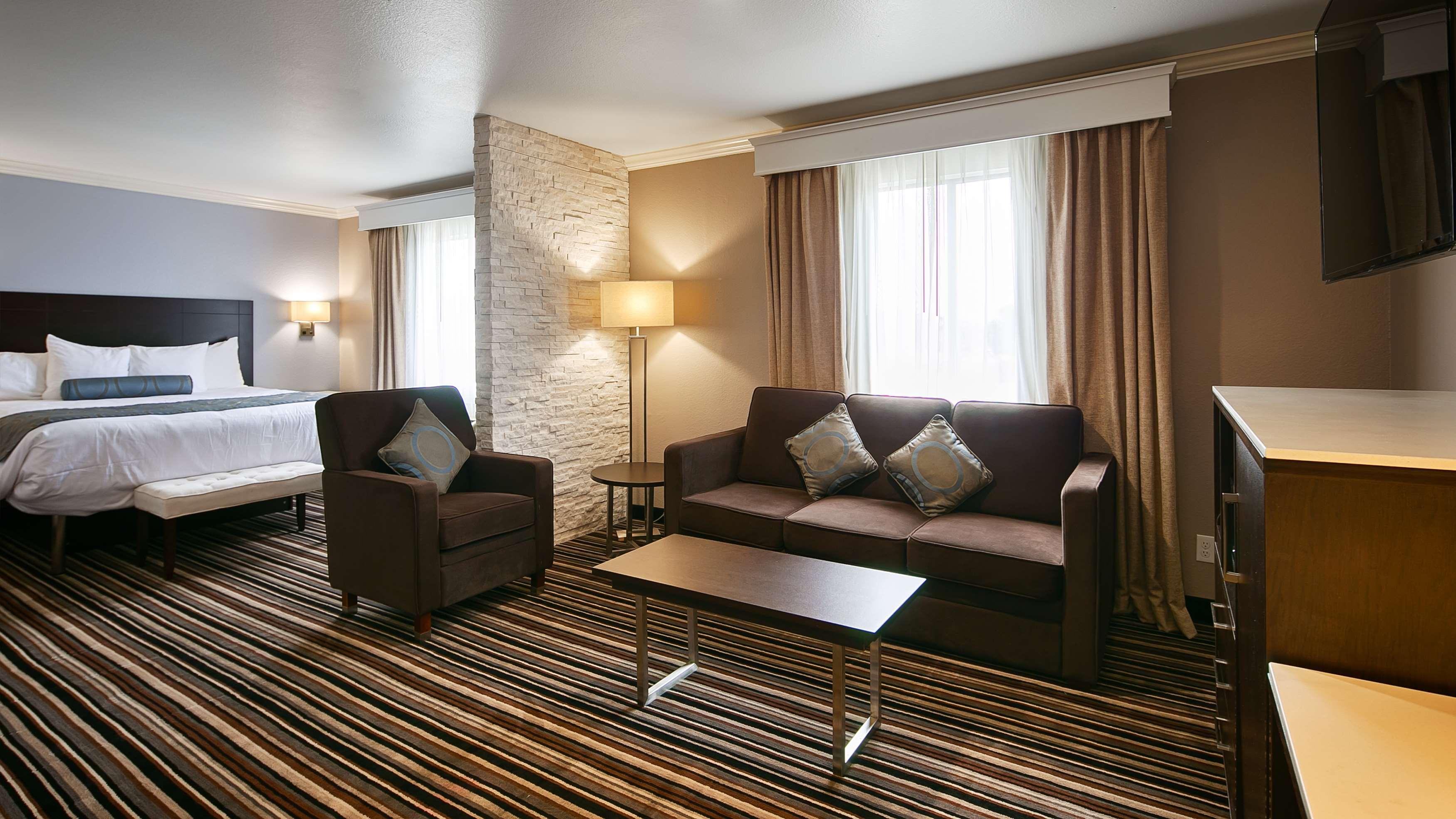 Best Western Plus Diamond Valley Inn Hemet Exterior photo