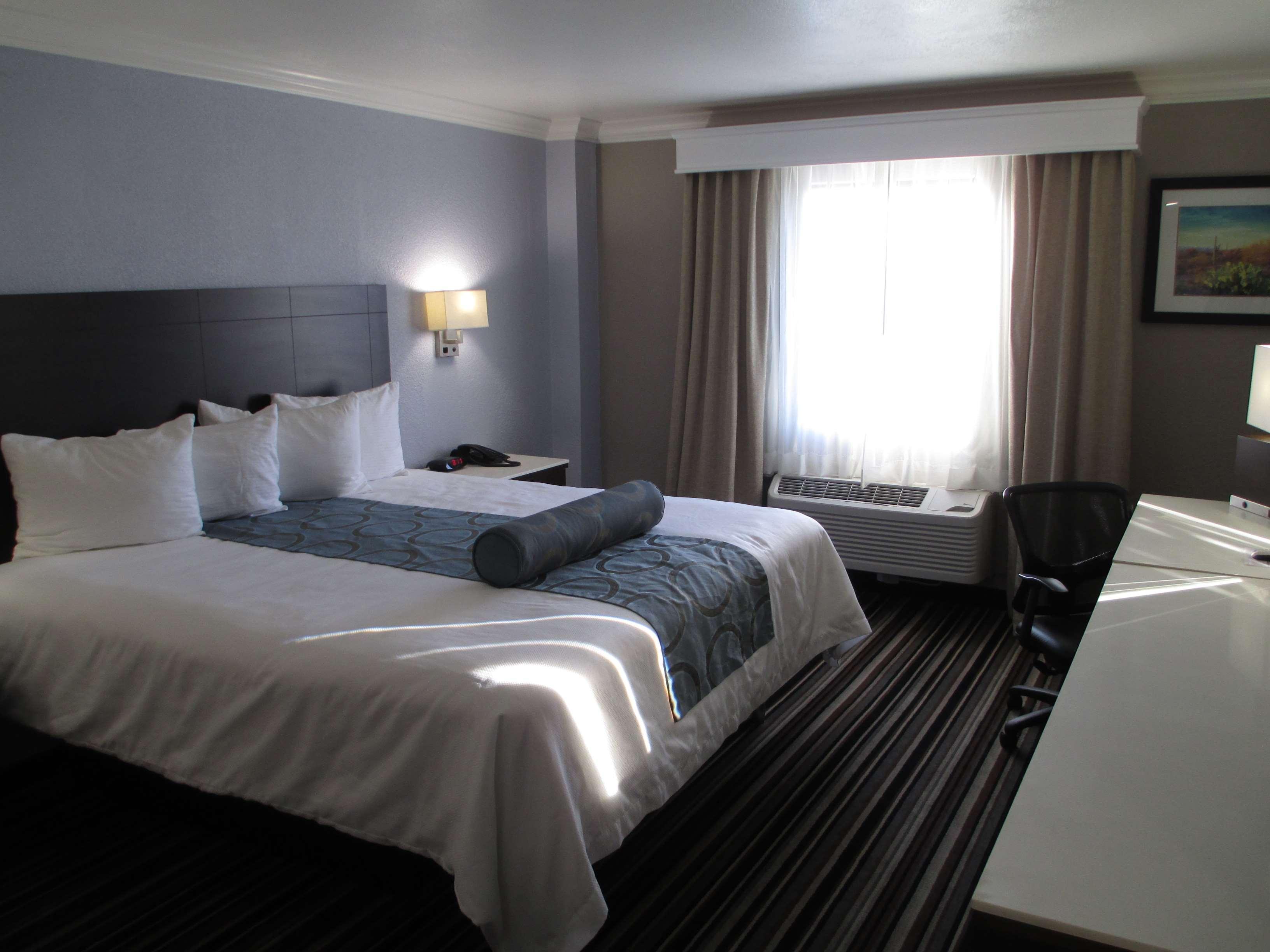 Best Western Plus Diamond Valley Inn Hemet Exterior photo