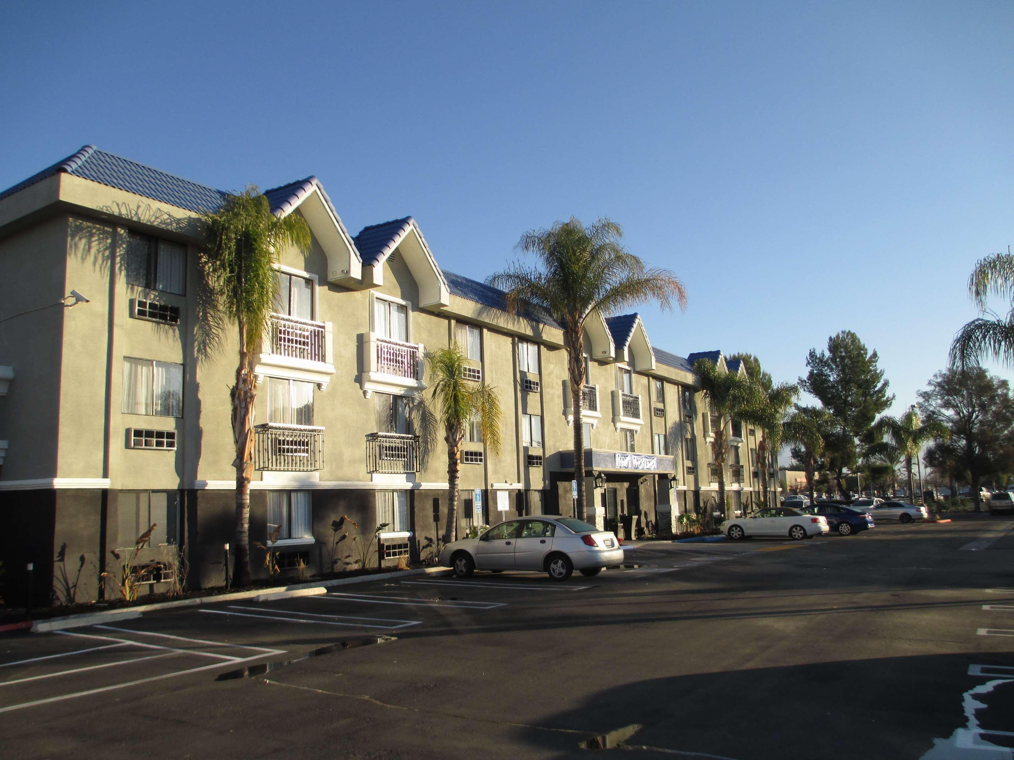 Best Western Plus Diamond Valley Inn Hemet Exterior photo