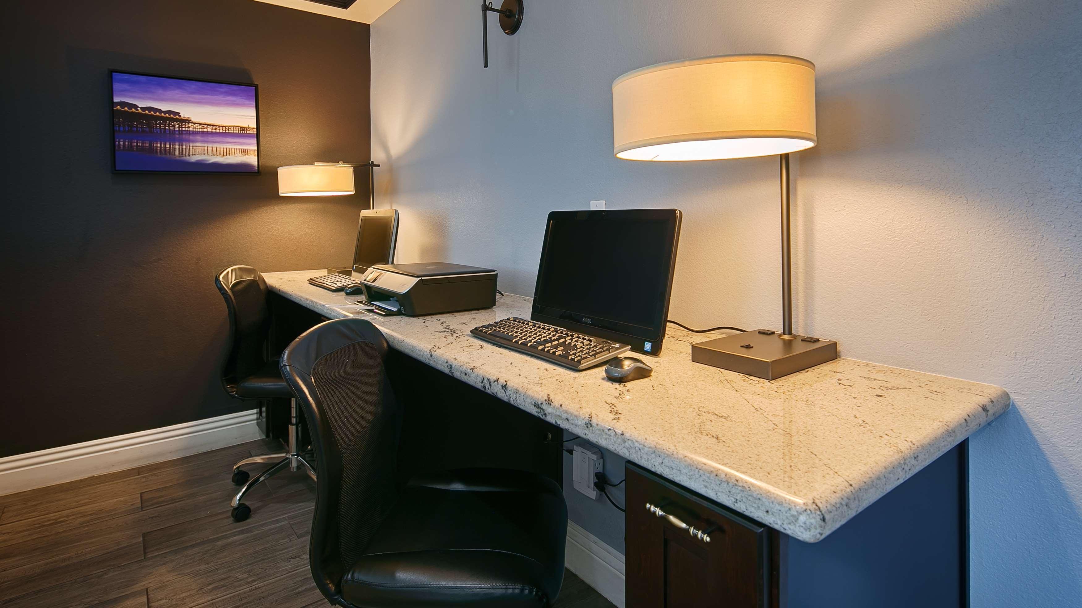 Best Western Plus Diamond Valley Inn Hemet Exterior photo