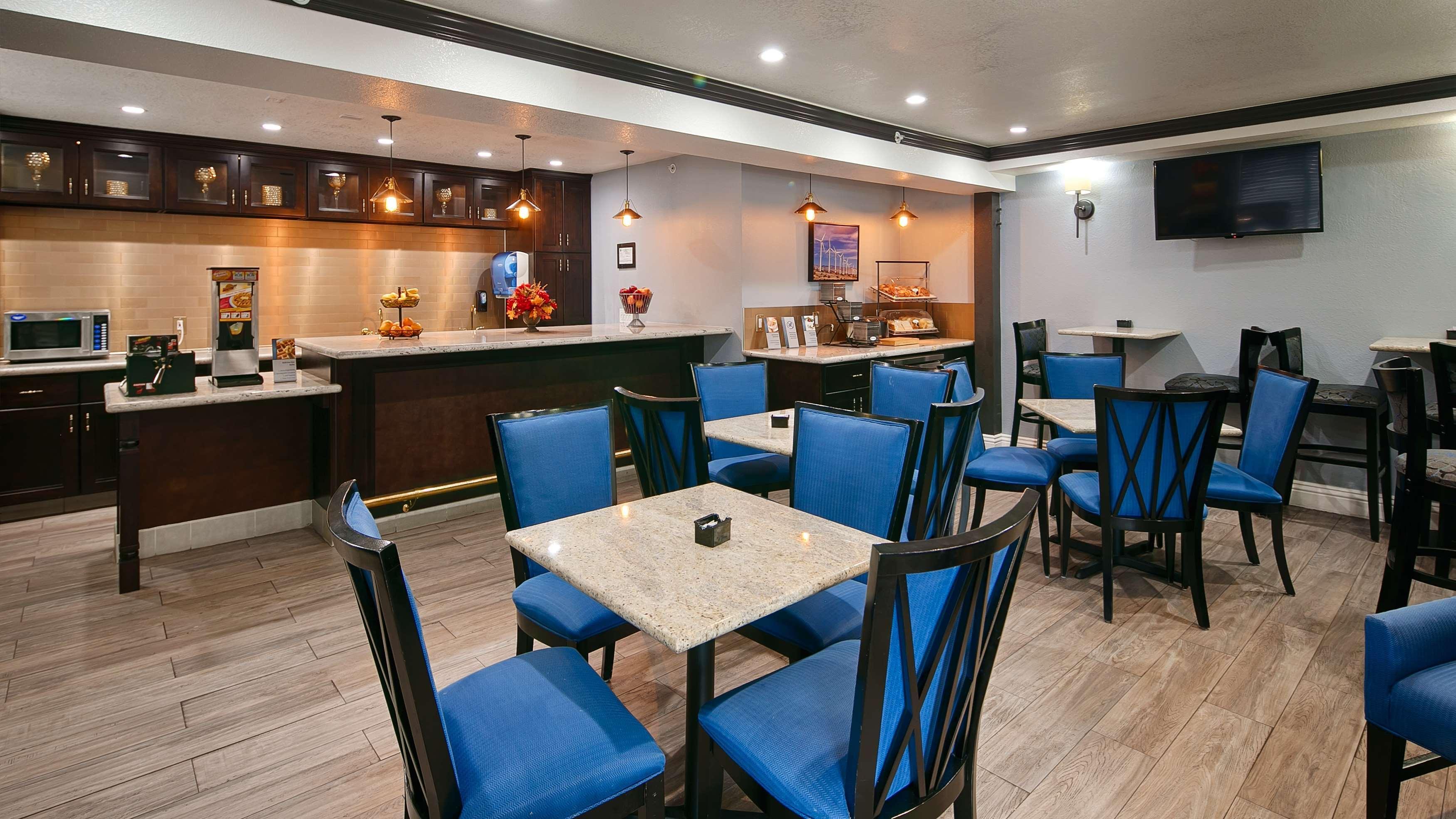 Best Western Plus Diamond Valley Inn Hemet Exterior photo